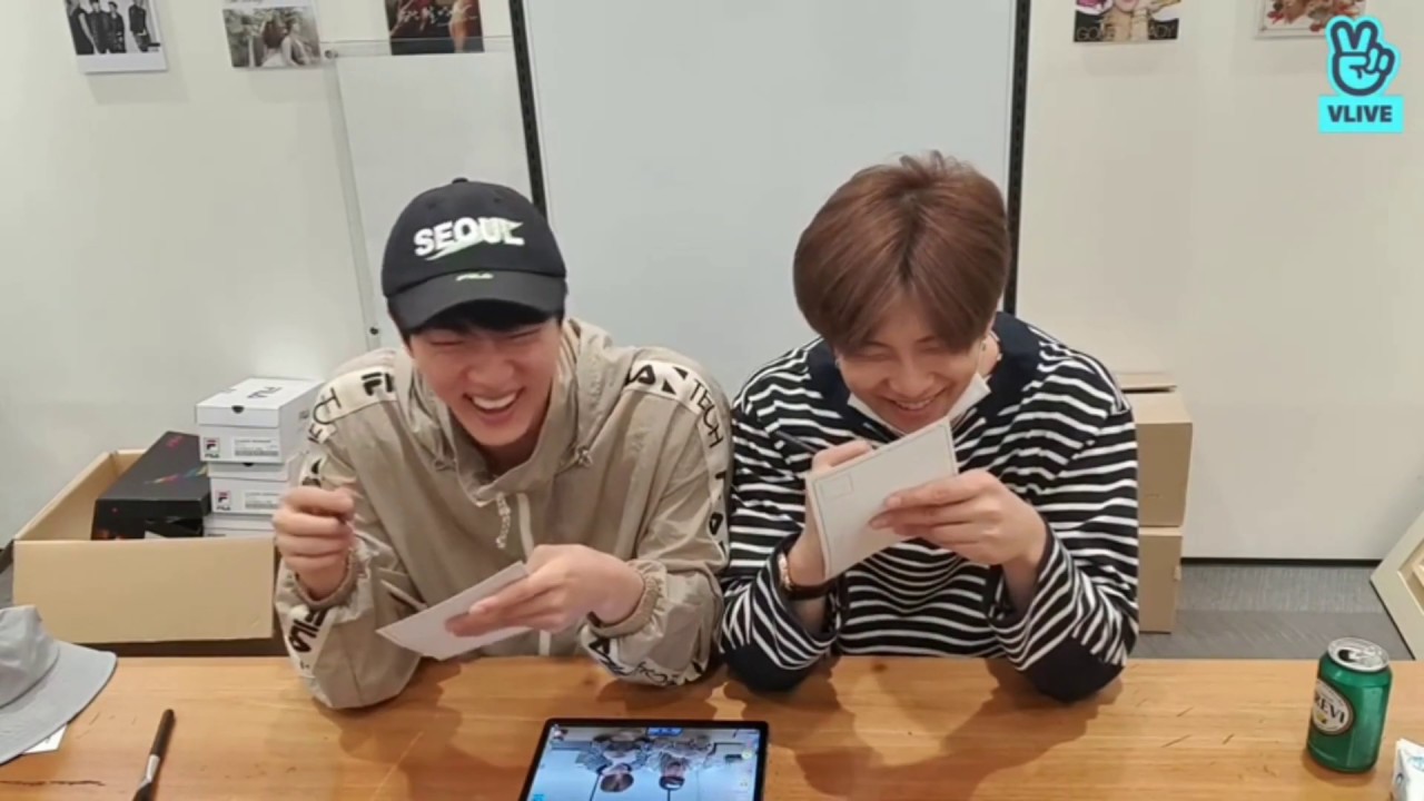 Imagina con Namjoon y Jin como tus ¿amigos? *celosos*