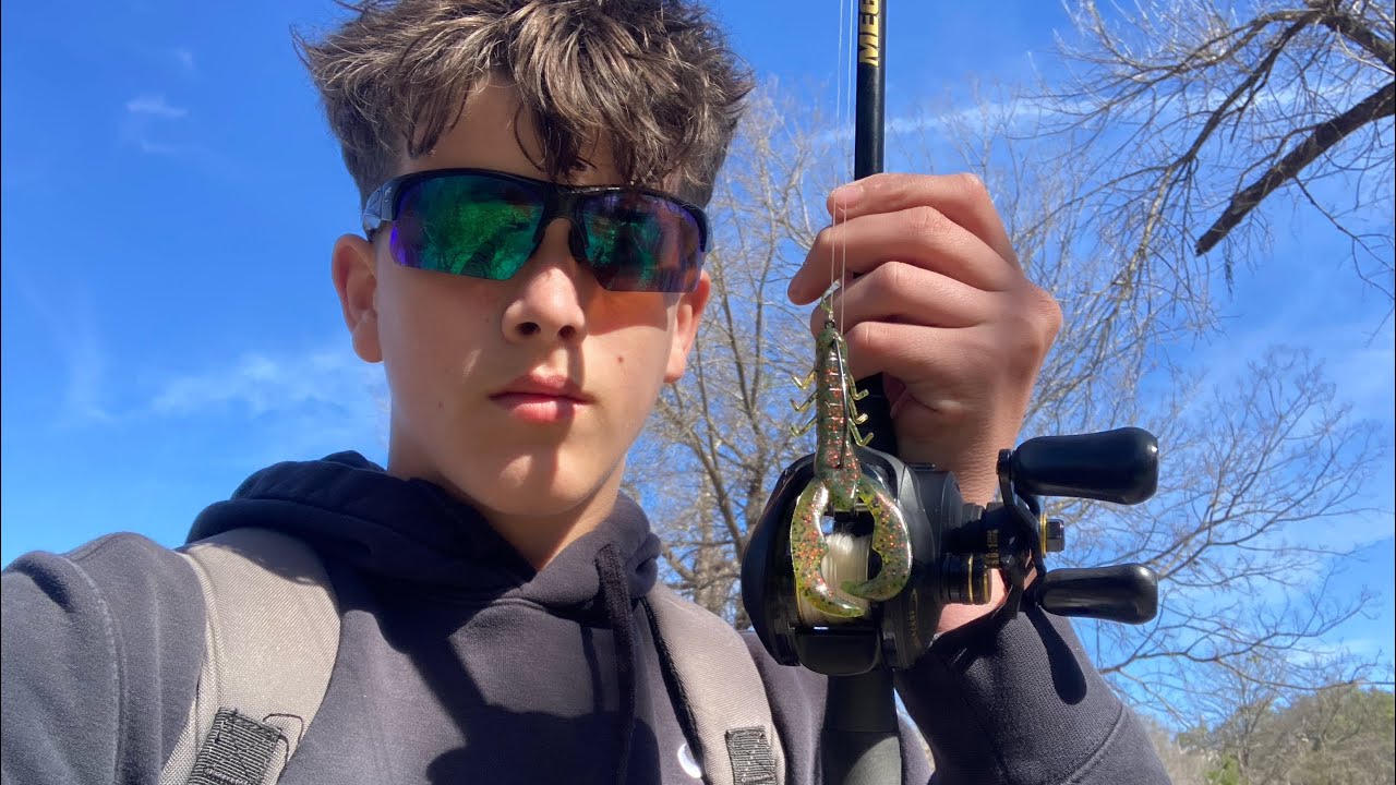 Fishing on largemouth beds! 