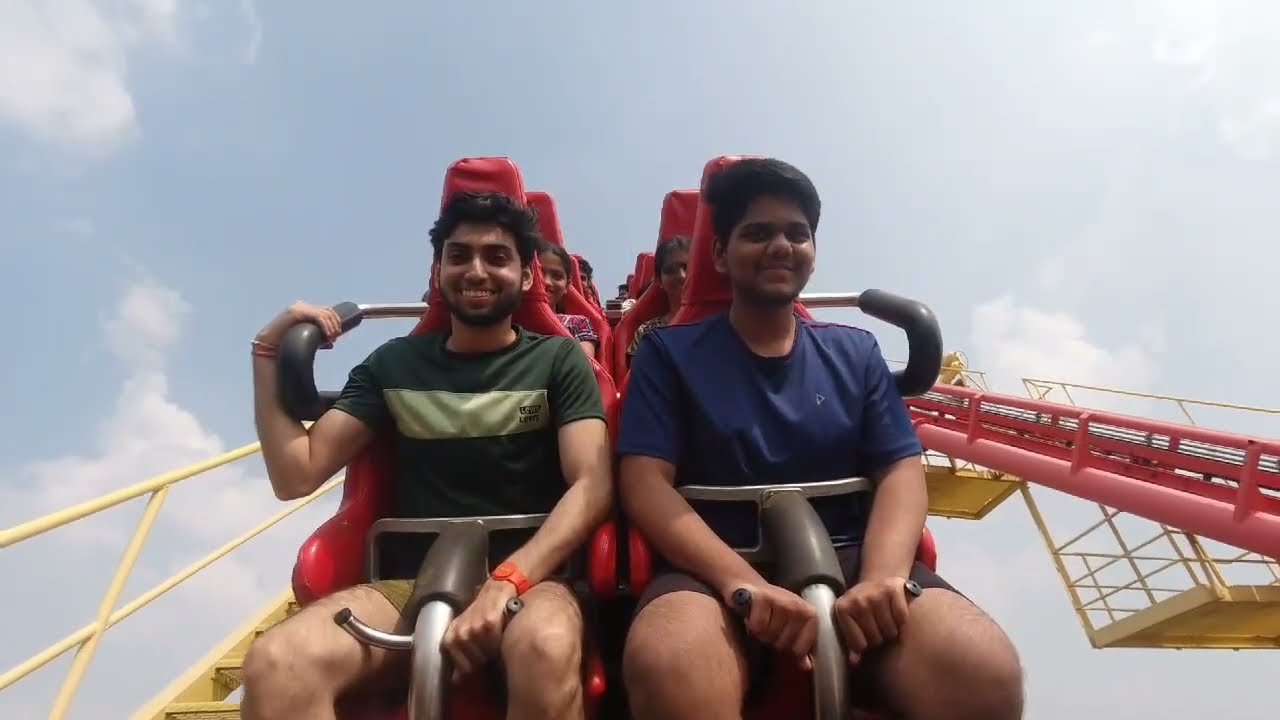 wonderLa roller coaster