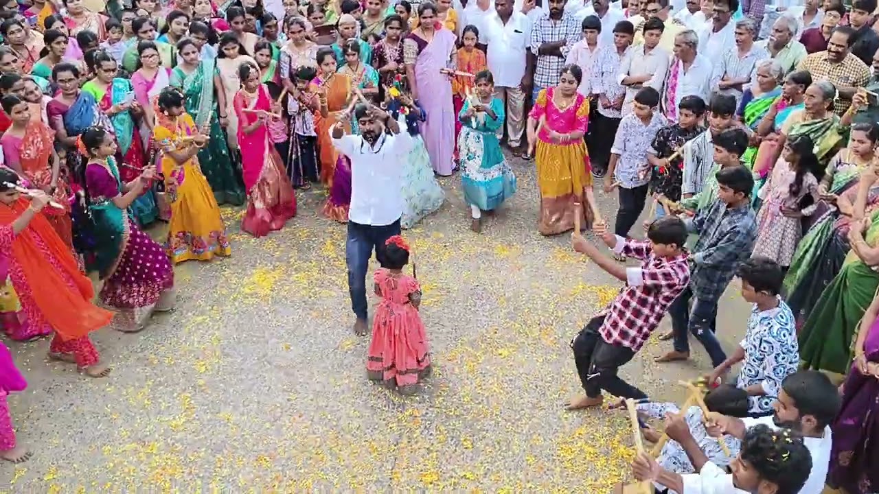అశోక్ మైదుకూరు కోలాటం 9010051312 సుంకేసులలో రాములవారిగ్రామోత్సవంలో ఎన్నియల్లోఅంటూమాచిన్నారిని చూడండి