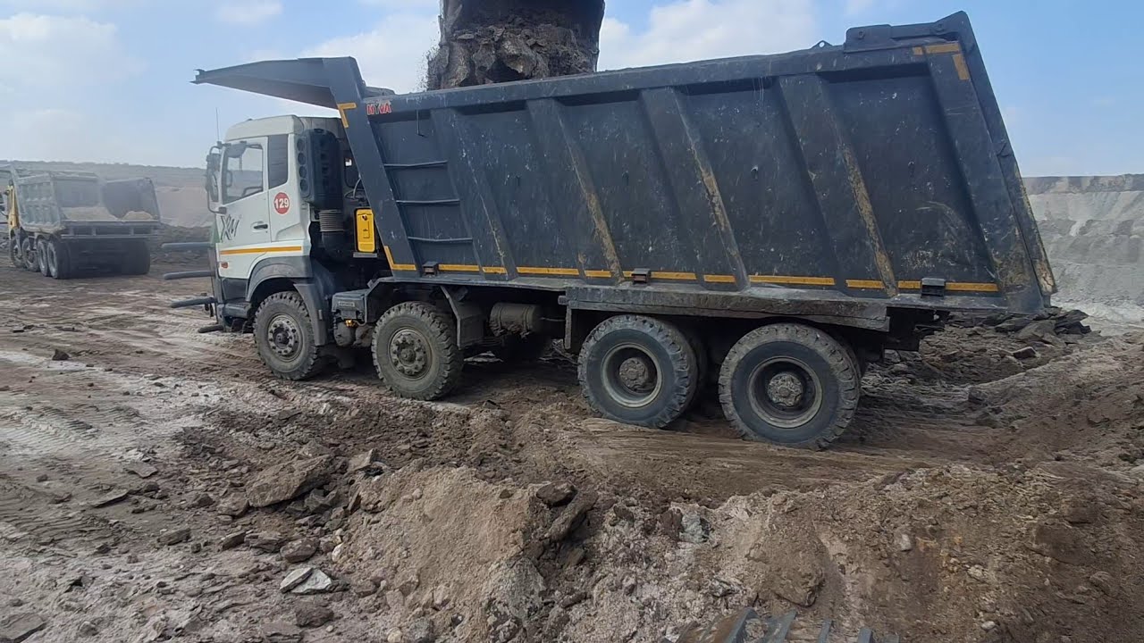 Mixx miti balu loading Ishar loading taracks full obhar Loading Dump Trucks jcb tractor 490modal