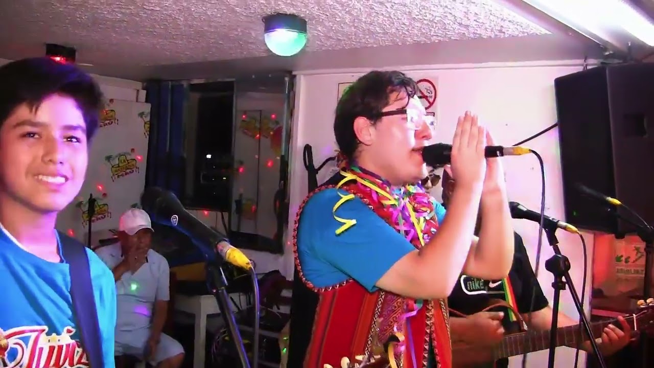 ADIOS PUEBO DE YACUCHO  (DR) LUVIZ  ORQUESTA