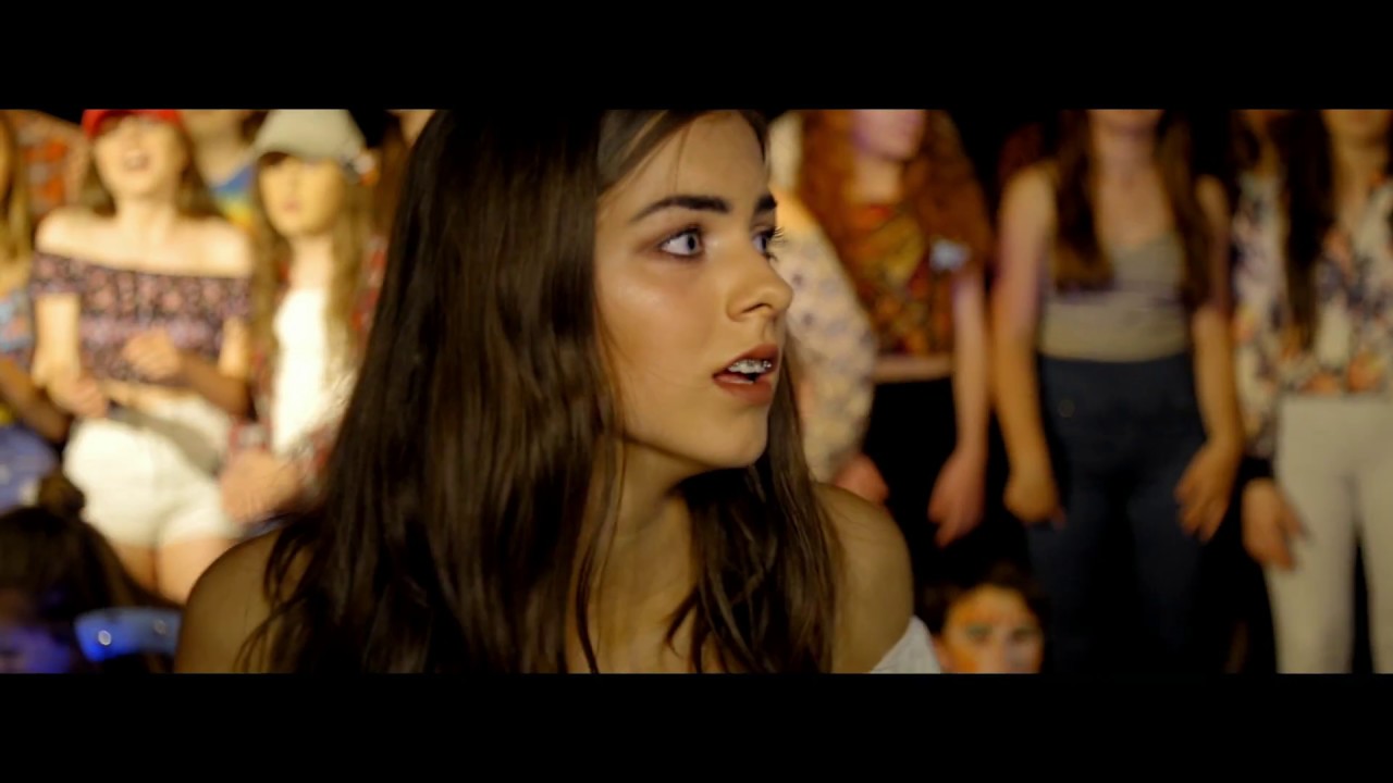 Nós Na Tine – “Just Like Fire” le Pink as Gaeilge