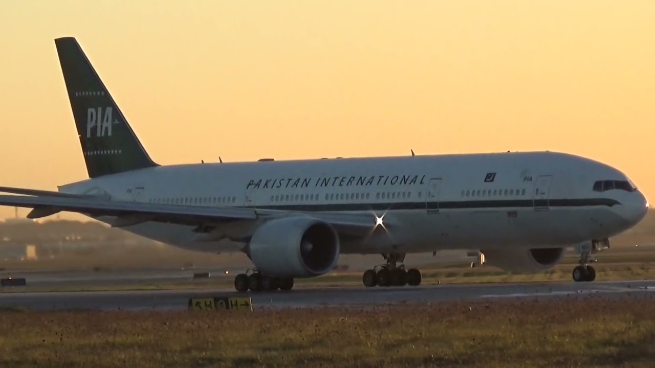 Pakistan International Airline PIA Boeing 777-240ER AP-BMG Landing + Takeoff Toronto YYZ 11/10/2020
