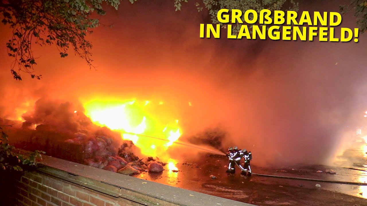 [GROßBRAND IN LANGENFELD!] - Halle mit Müll in Vollbrand | Stadtalarm mit Sirene | Großeinsatz -