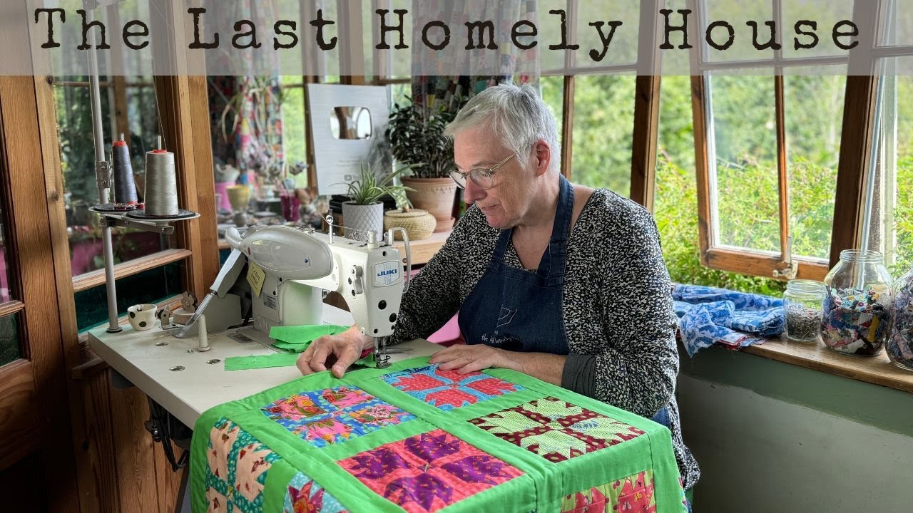 Making a Colourful Summer Bear Paw QUILT! Tiny Pieces! #24/19