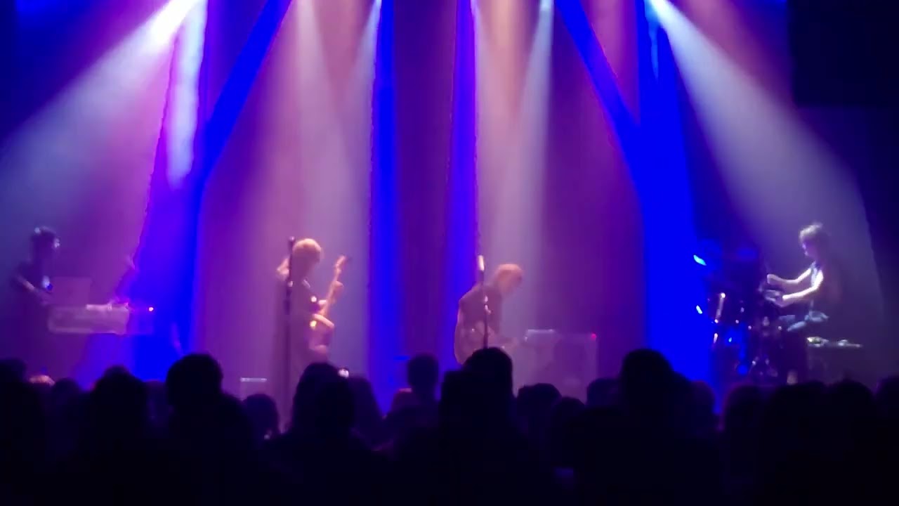 Manon meurt - Neon (Live In Prague 18-11-2025)