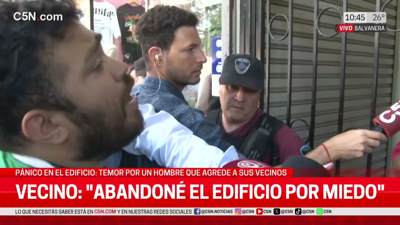 PÁNICO en BALVANERA por un HOMBRE que GOLPEA a VECINOS