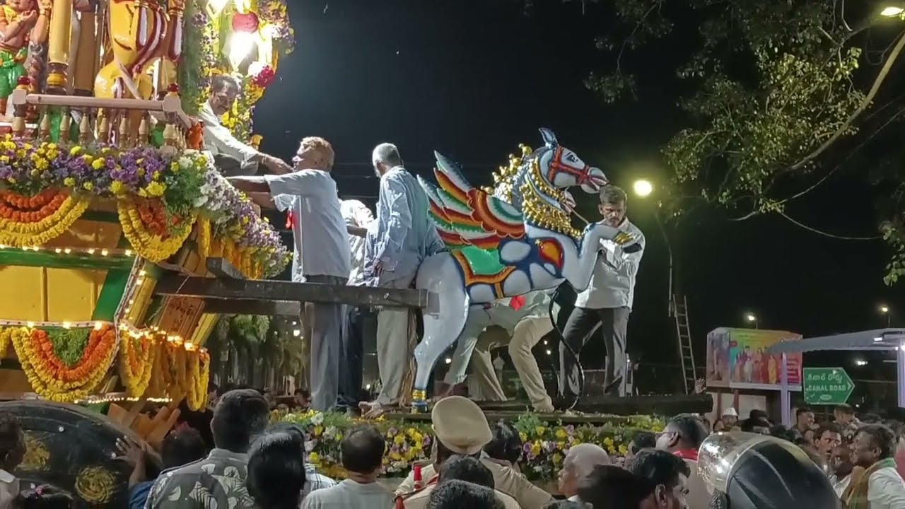 గంగా పార్వతి సమేతంగా దుర్గమల్లేశ్వర స్వామివారి రథోత్సవం 🙏 | Rathosthavam | durga temple | Vijayawada