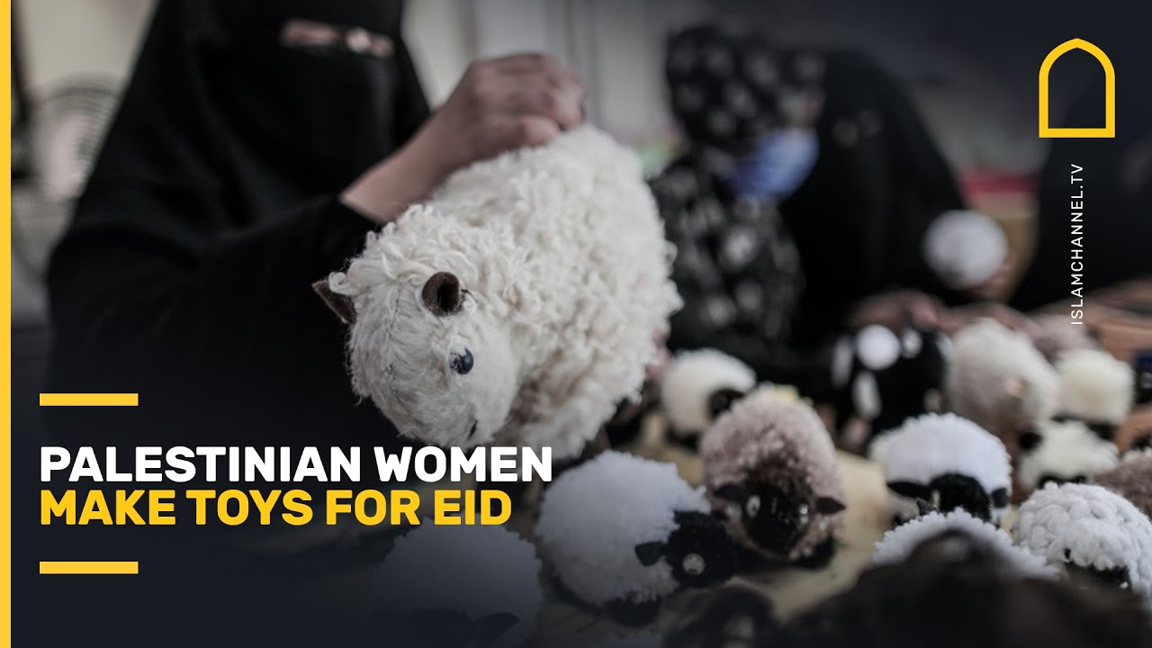 Palestinian women make toys for Eid