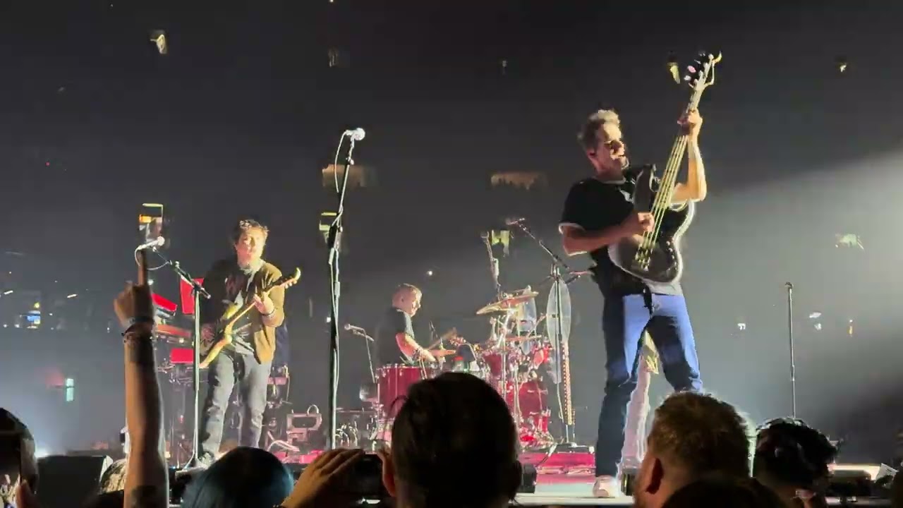 My Chemical Romance - Boy Division (2025-08-22, Rogers Centre, Toronto, ON) [4K HDR]