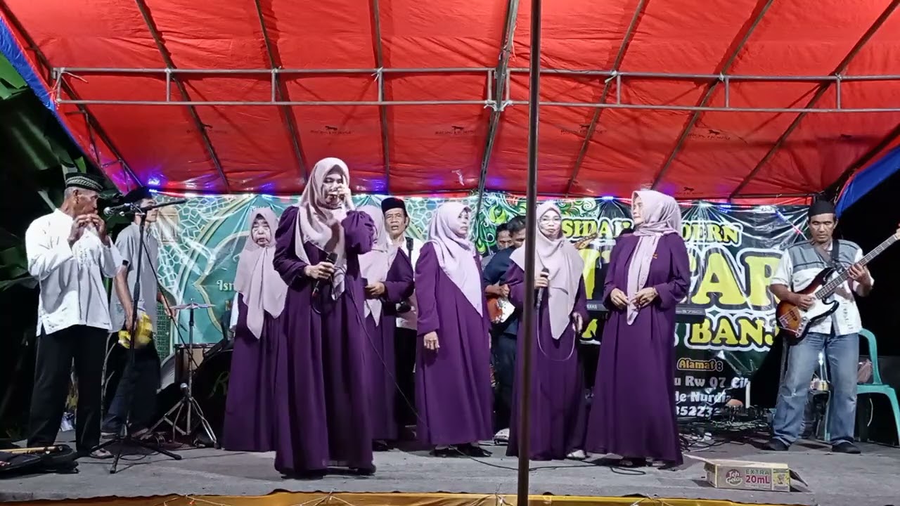 QOSIDAH SYAIKHONA oleh ibu Maemunah Bersama CINTA RIA BANJAR di masjid cibeunteur 