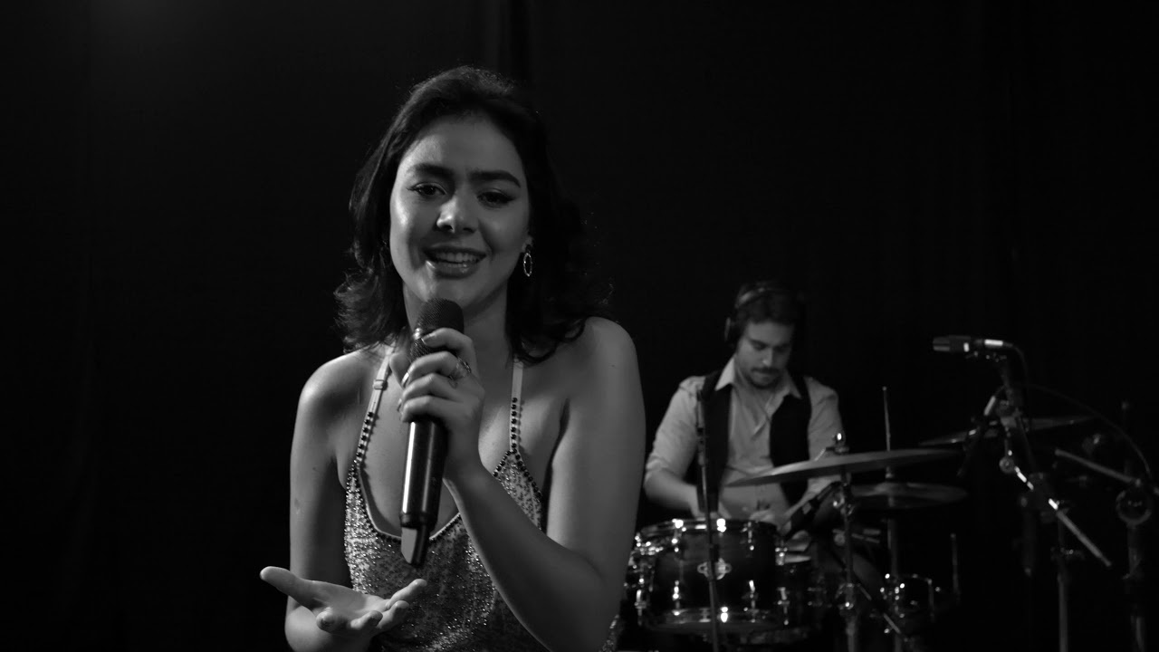 Camilla Faustino feat. Trio Guará - Corcovado