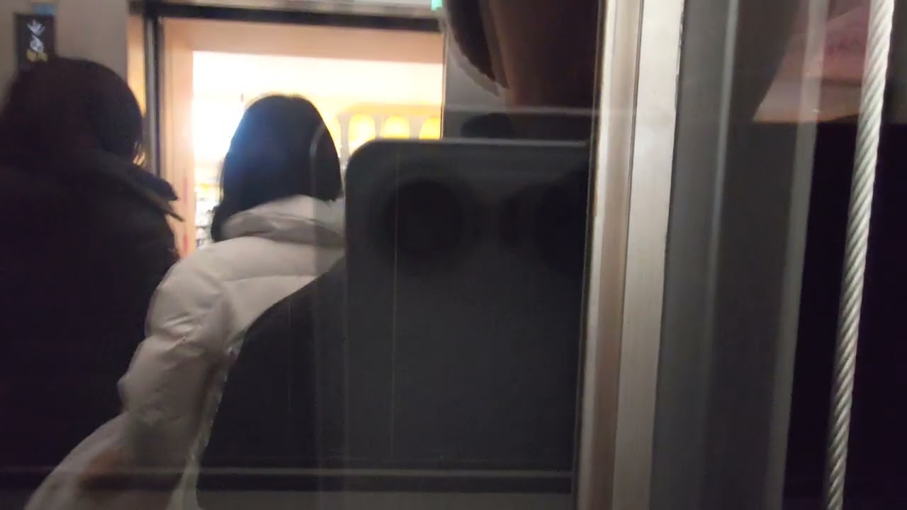 梅田 エレベーター 下がり