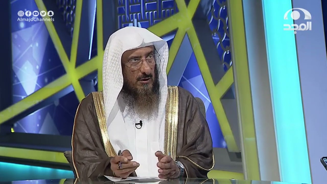 صحة صيام من أفطر قبل الأذان بقليل خطأ