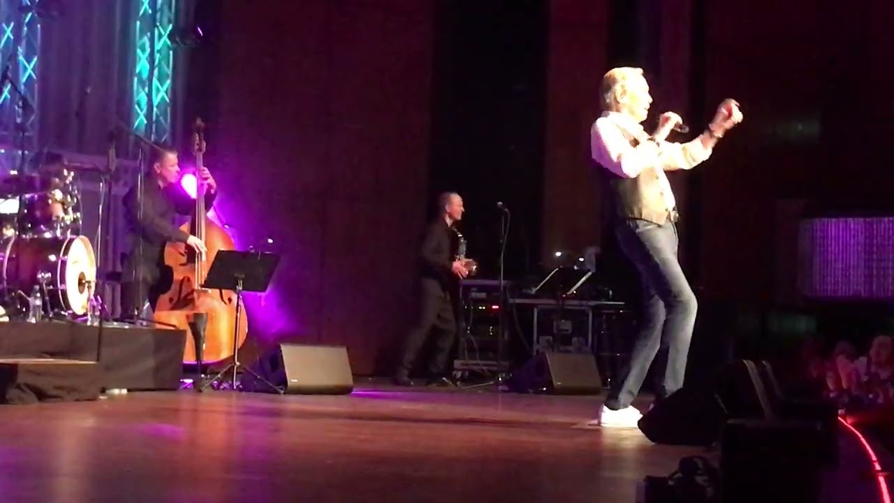 Rock 'n' Roll Medley - Peter Kraus (19-2-23 Mannheim)
