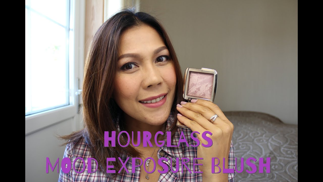 รีวิวที่ปัดแก้ม Hourglass ambient lighting blush สี mood exposure.