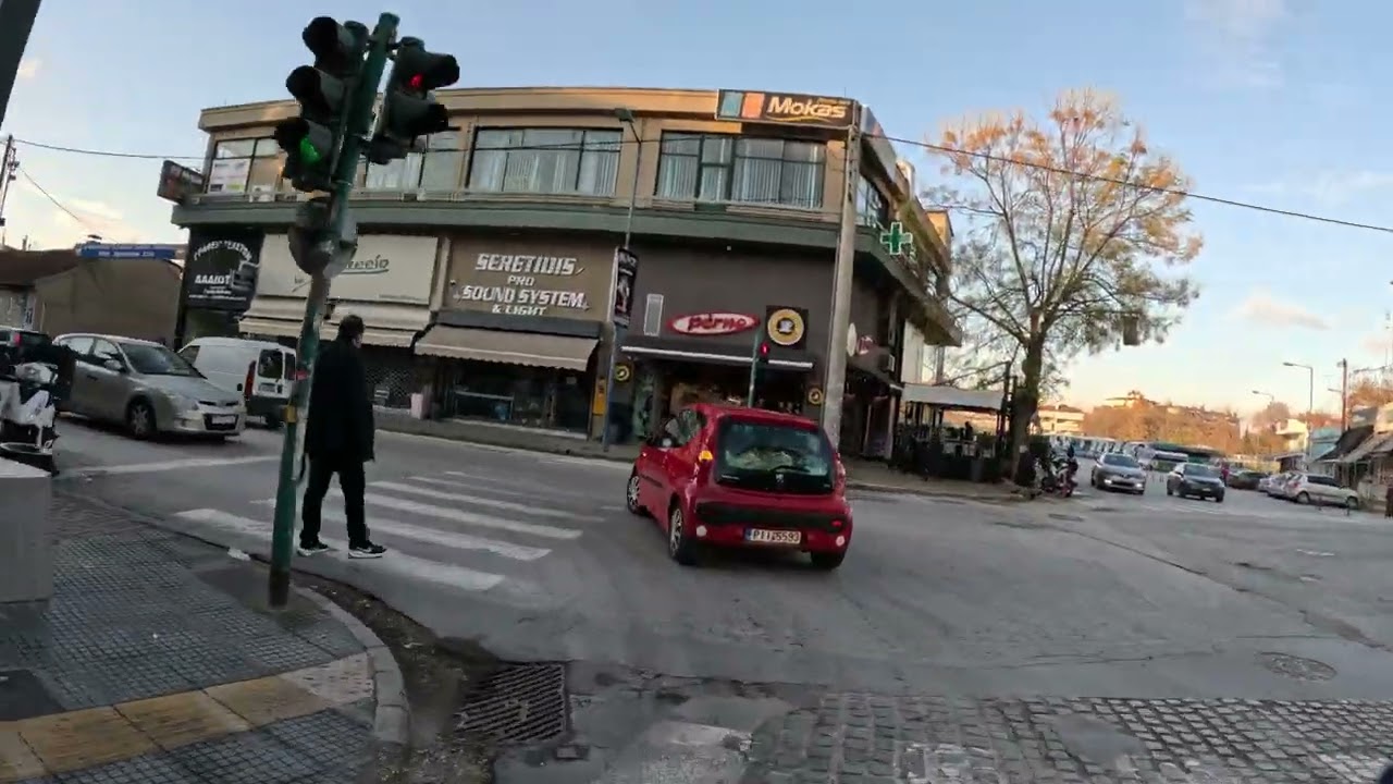 Μία απογευματινή μικρή βόλτα στο κέντρο της Λάρισας, το Δεκέμβριο του 2024.