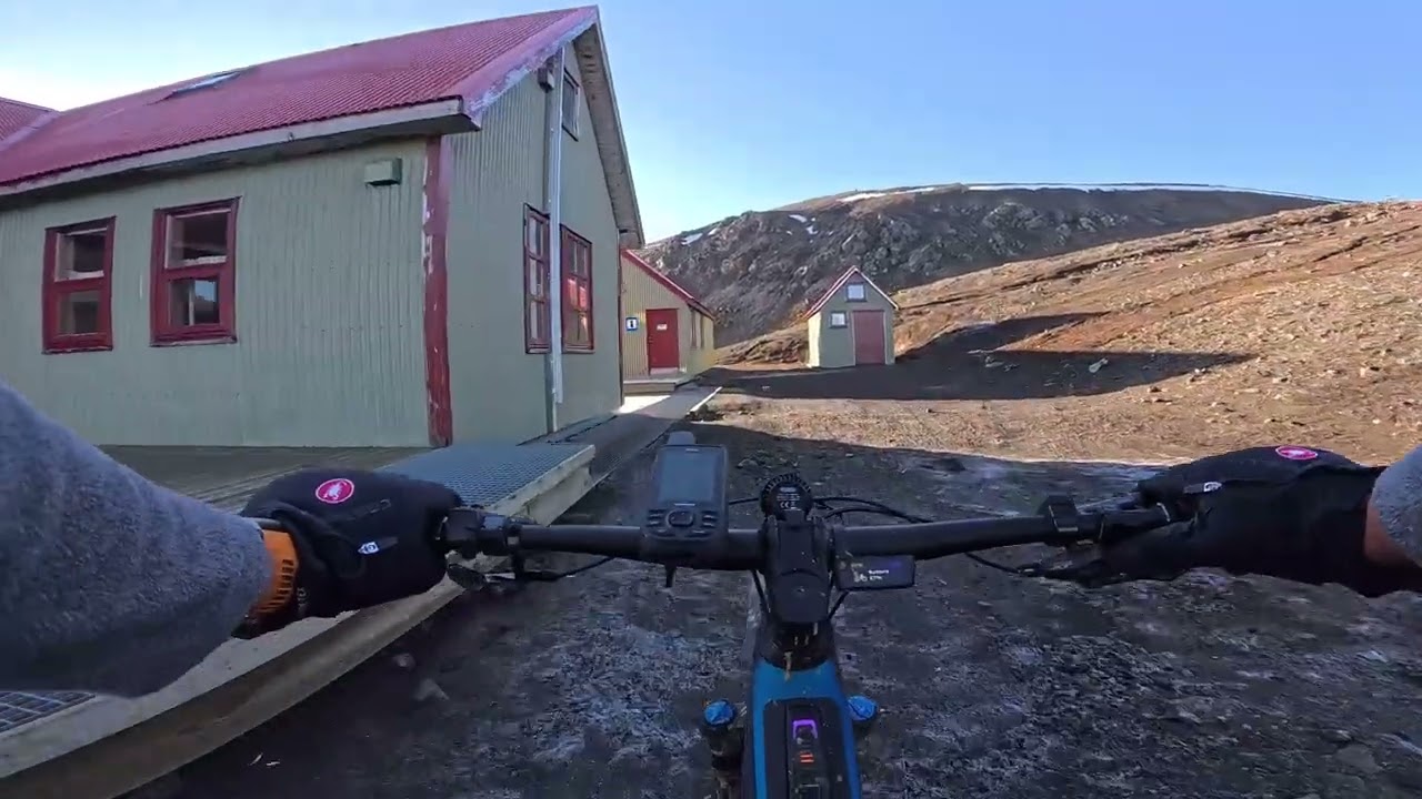 Landmannalaugar - Vondugil - Brennisteinsalda - Stórihver - Hrafntinnusker