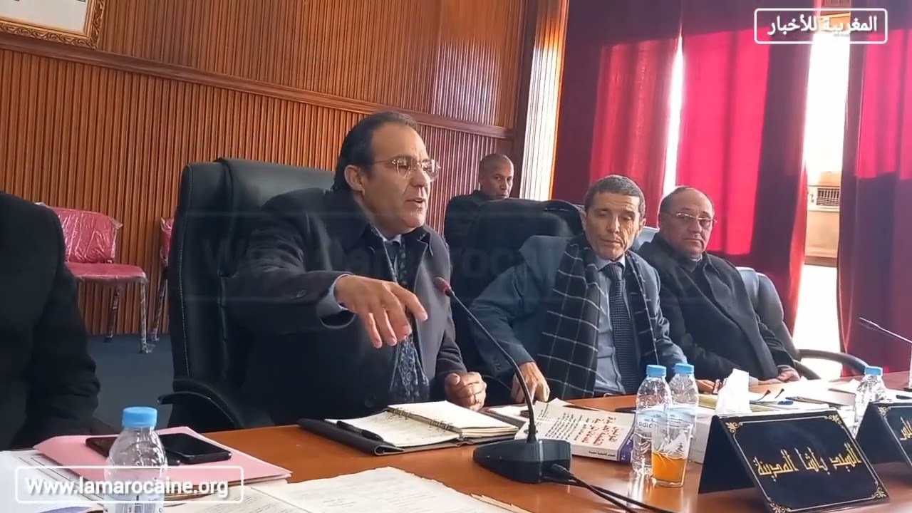 خريبكة:رد باشا المدينة بخصوص الباعة المتجولين بتجزئة الزيتون والعربات المجرورة بدورة المجلس الجماعي