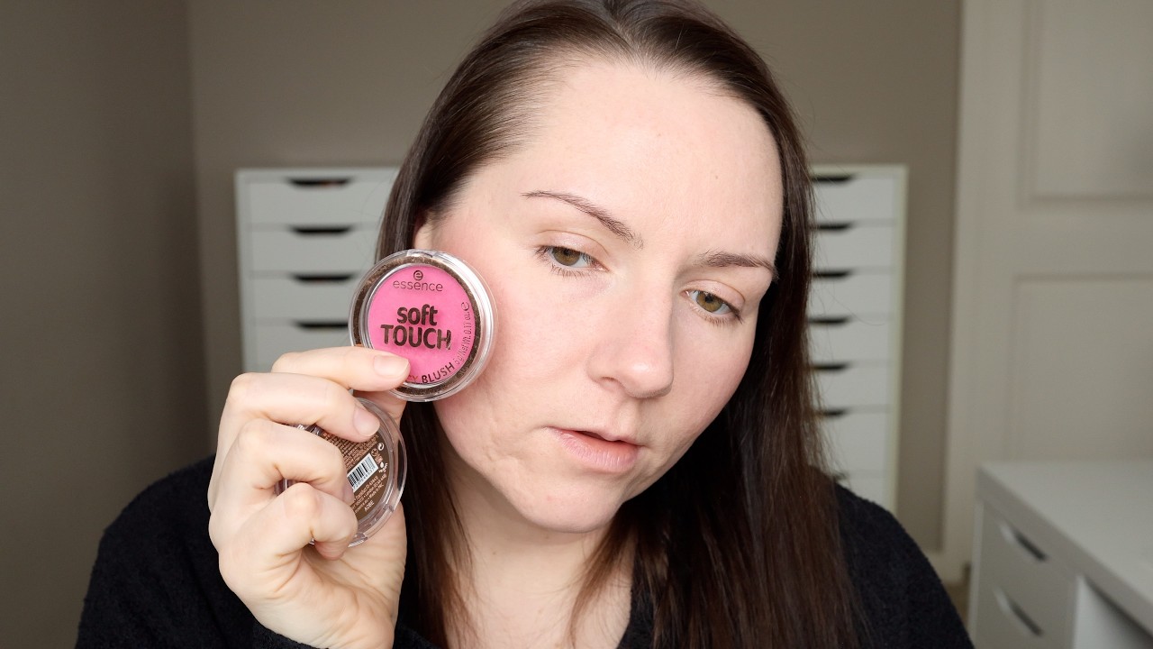 Relaxed GRWM Using Some New Essence Makeup