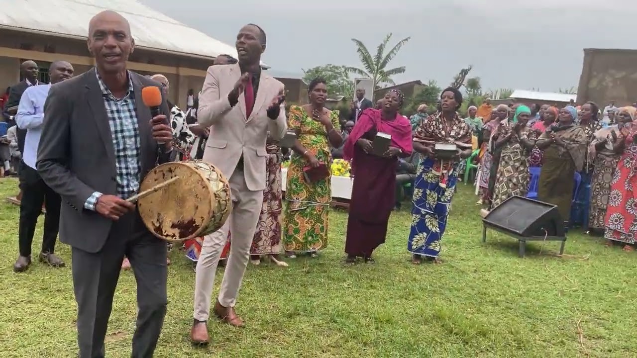 Igitaramo kidasanzwe  cy'amapendo n'ingoma habaye umunezero  w'abana b'IMANA