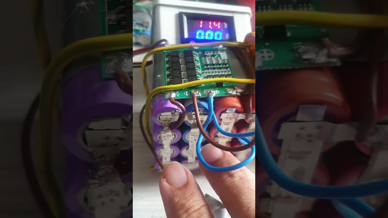 farklı voltajlı 18650 pilleri 4s 40 amp bms ile şarj