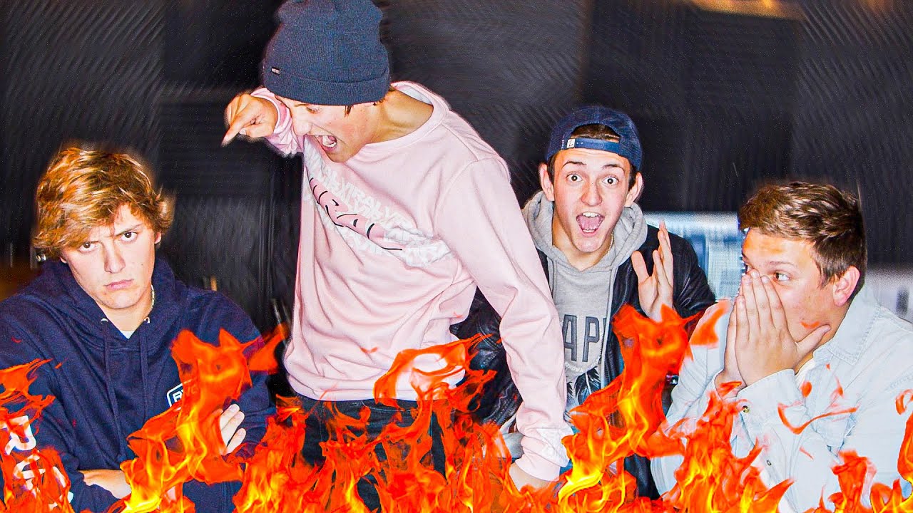 ROAST BATTLE w/ MY BROTHERS *hilarious*