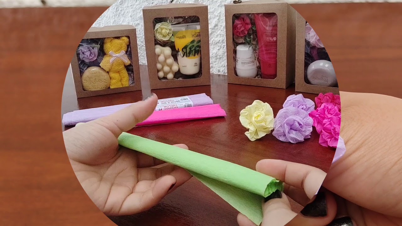 Flor de papel crepom - Decore seus kit de presente para o Natal