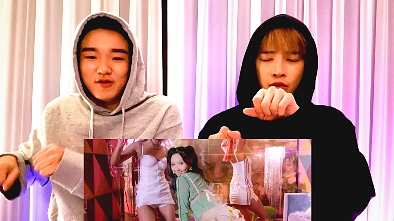 React to 마마무(MAMAMOO) - 딩가딩가 (Dingga) MV