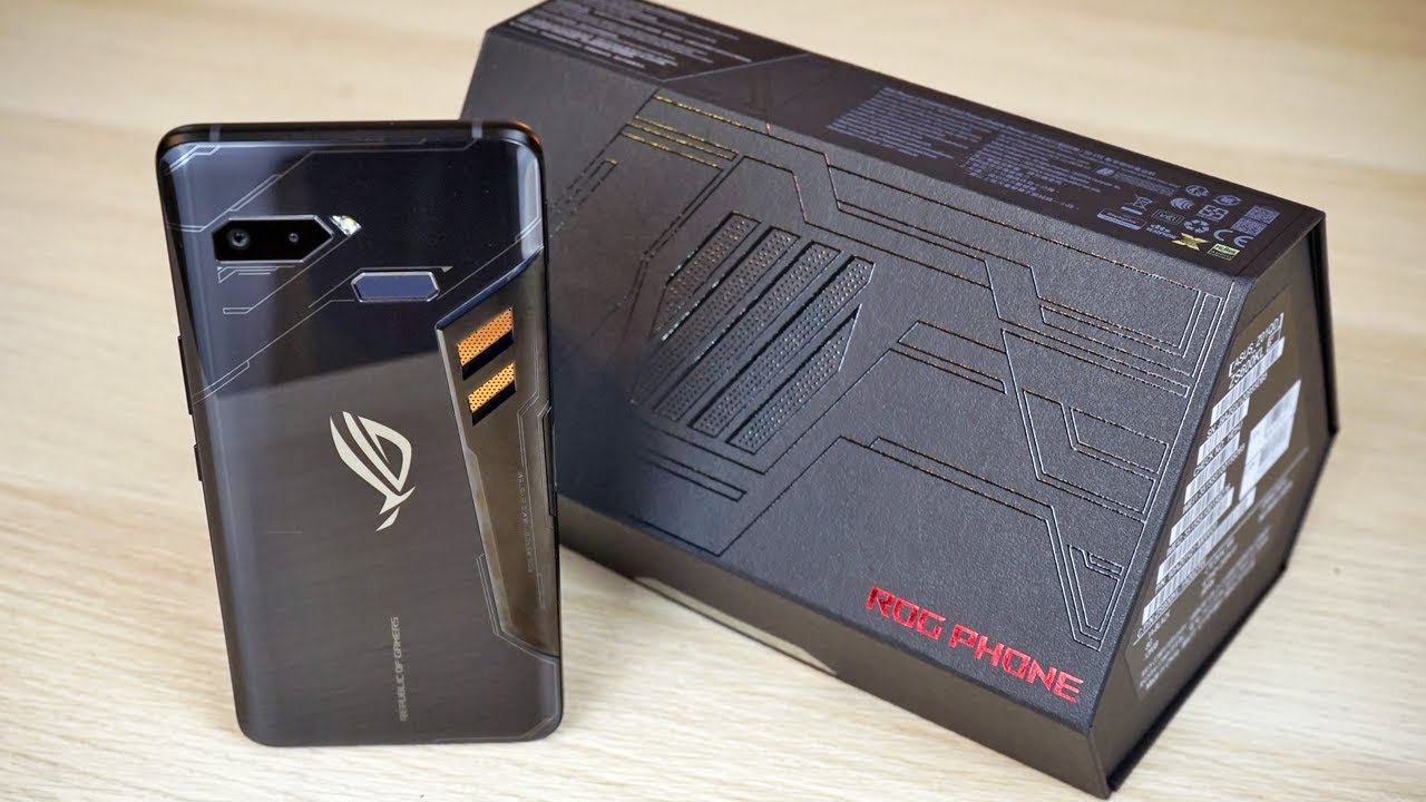 ASUS ROG Phone Unboxing and First Impressions