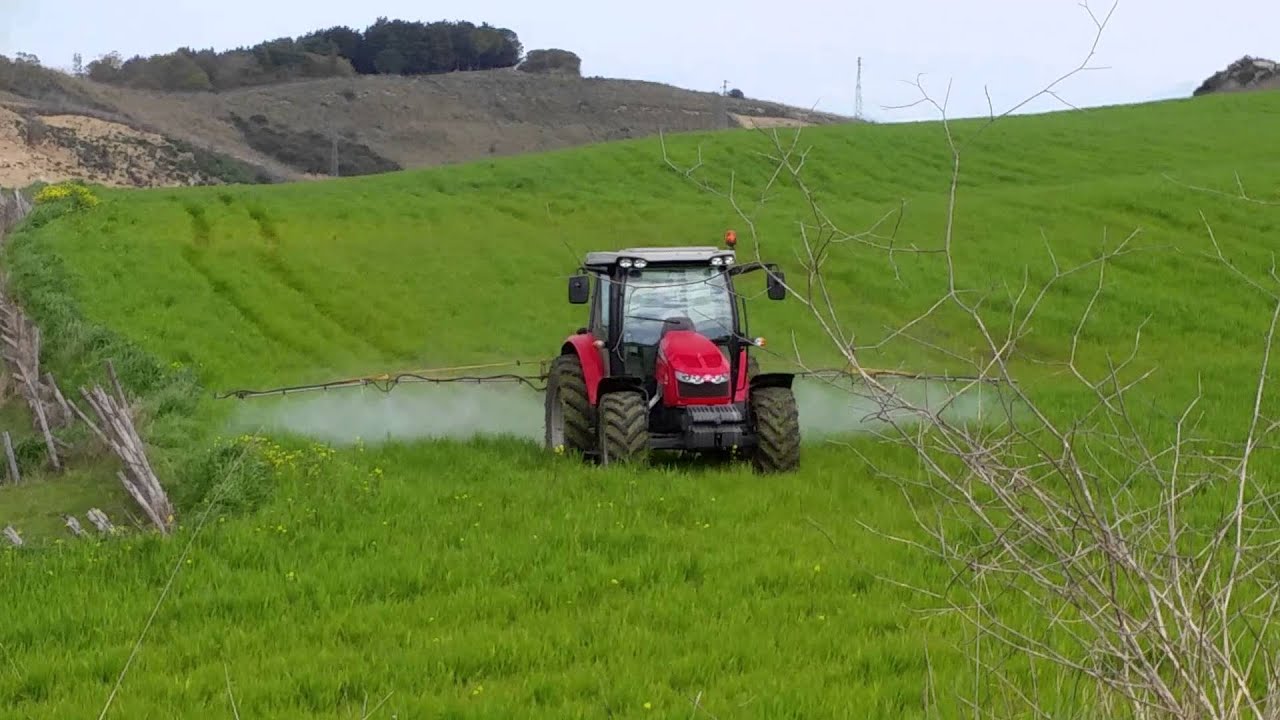Massey Ferguson 5610 con botte diserbante caffini