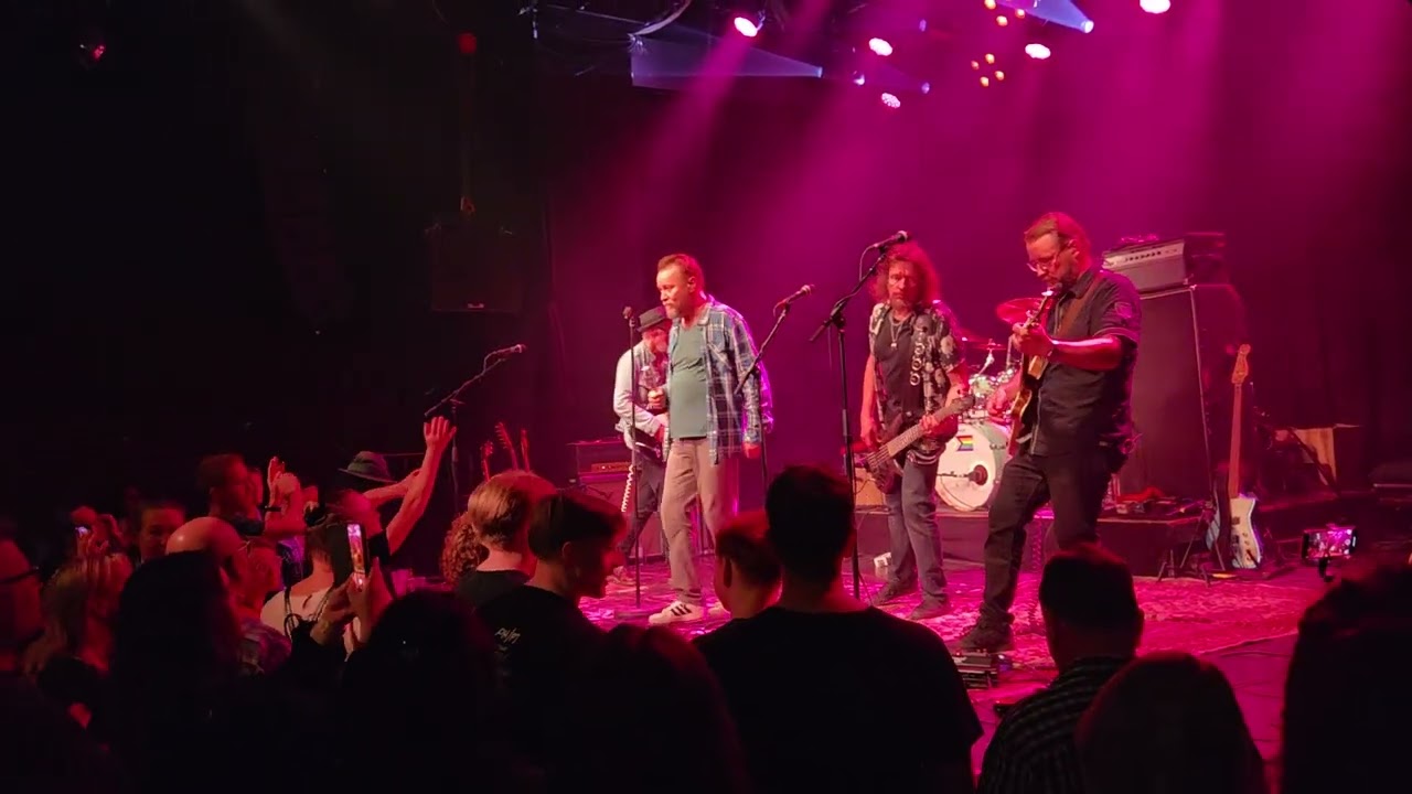 Pauli Hanhiniemen Perunateatteri: Ei vielä viimeinen @ Tavastia 15.8.2025