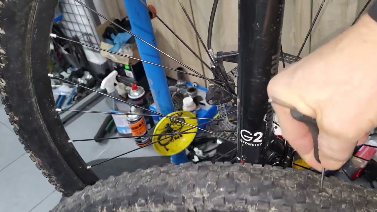 Co jest lepsze opona Tubeless z mlekiem czy dętka? @miroslawbieniasz #bieniaszbike #bike