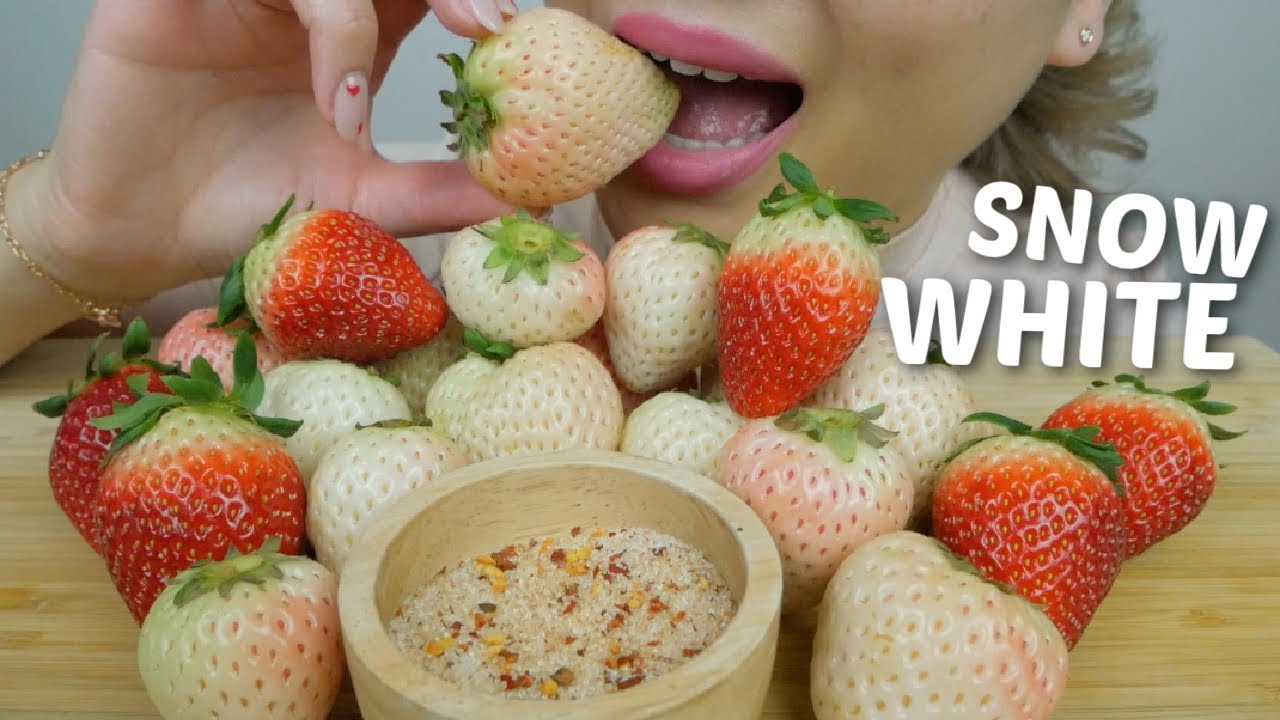 SNOW White Premium KOREAN Strawberry *The BEST EVER* No Talking Relaxing Eating Sounds | N.E