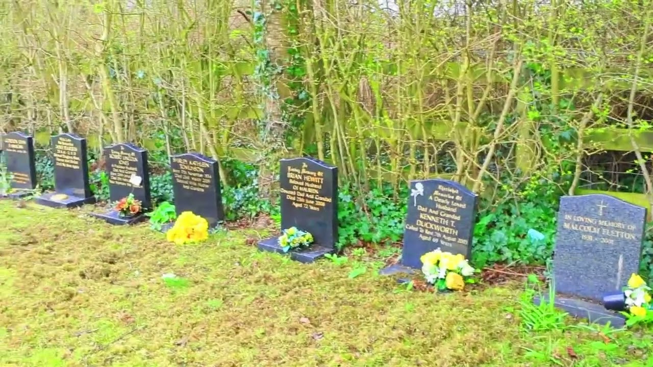 St Oswald's Church, Worleston Graveyard