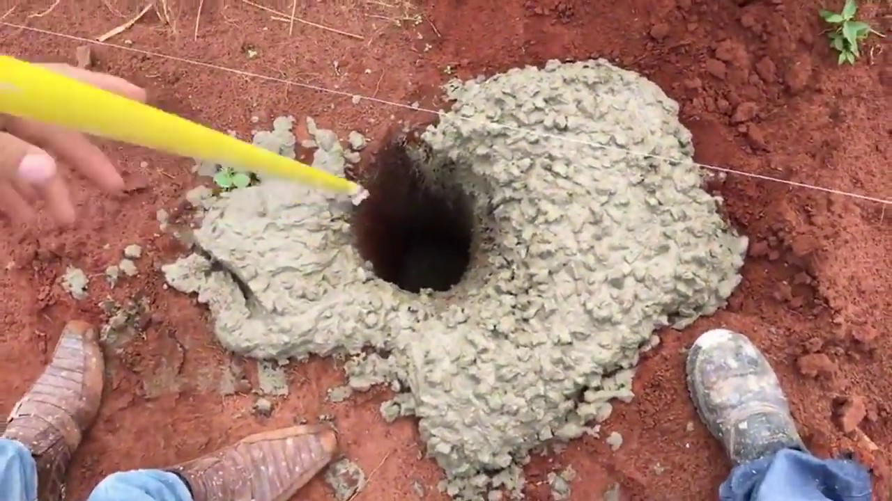 CONCRETANDO AS BROCAS DA CASA