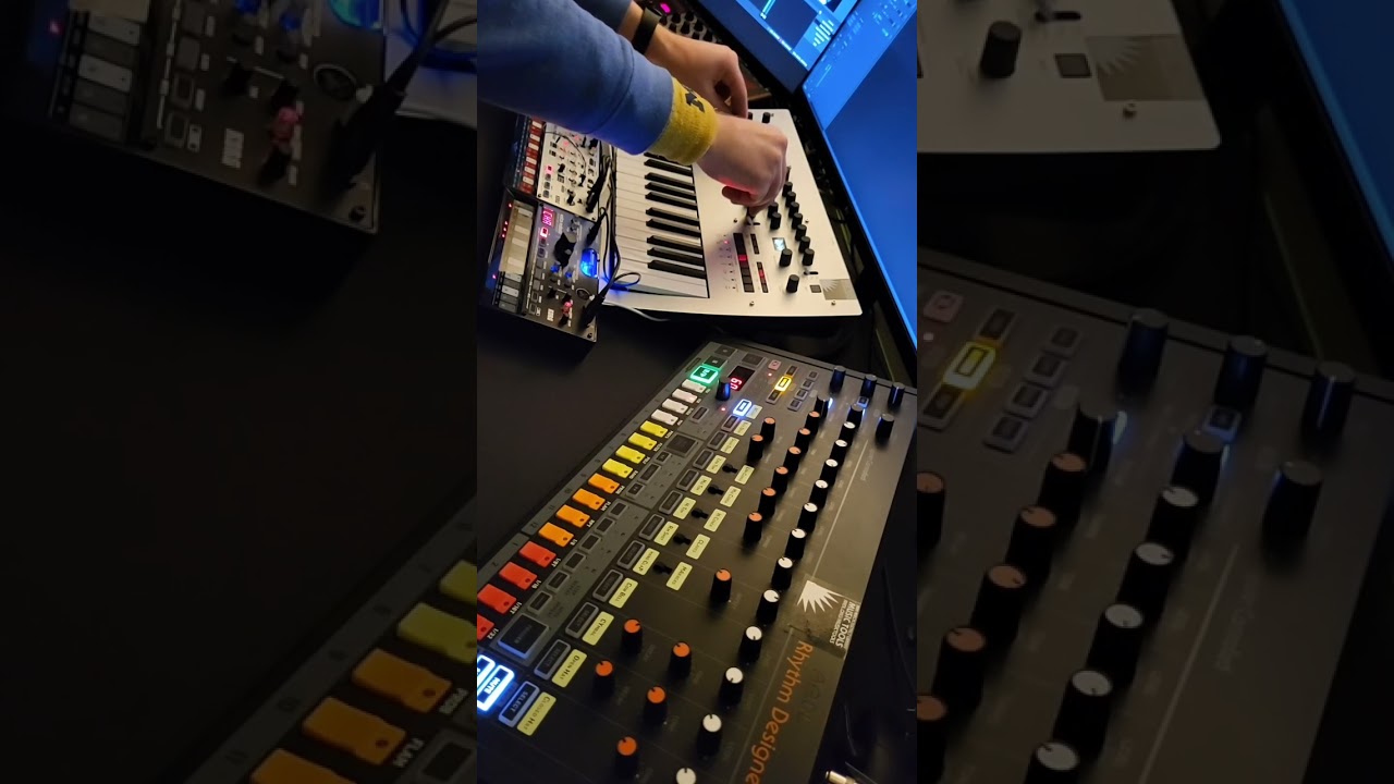 live_11 \ remastered \ korg volca keys modular nubass minilogue akai drumbrute analog dark synth rd8