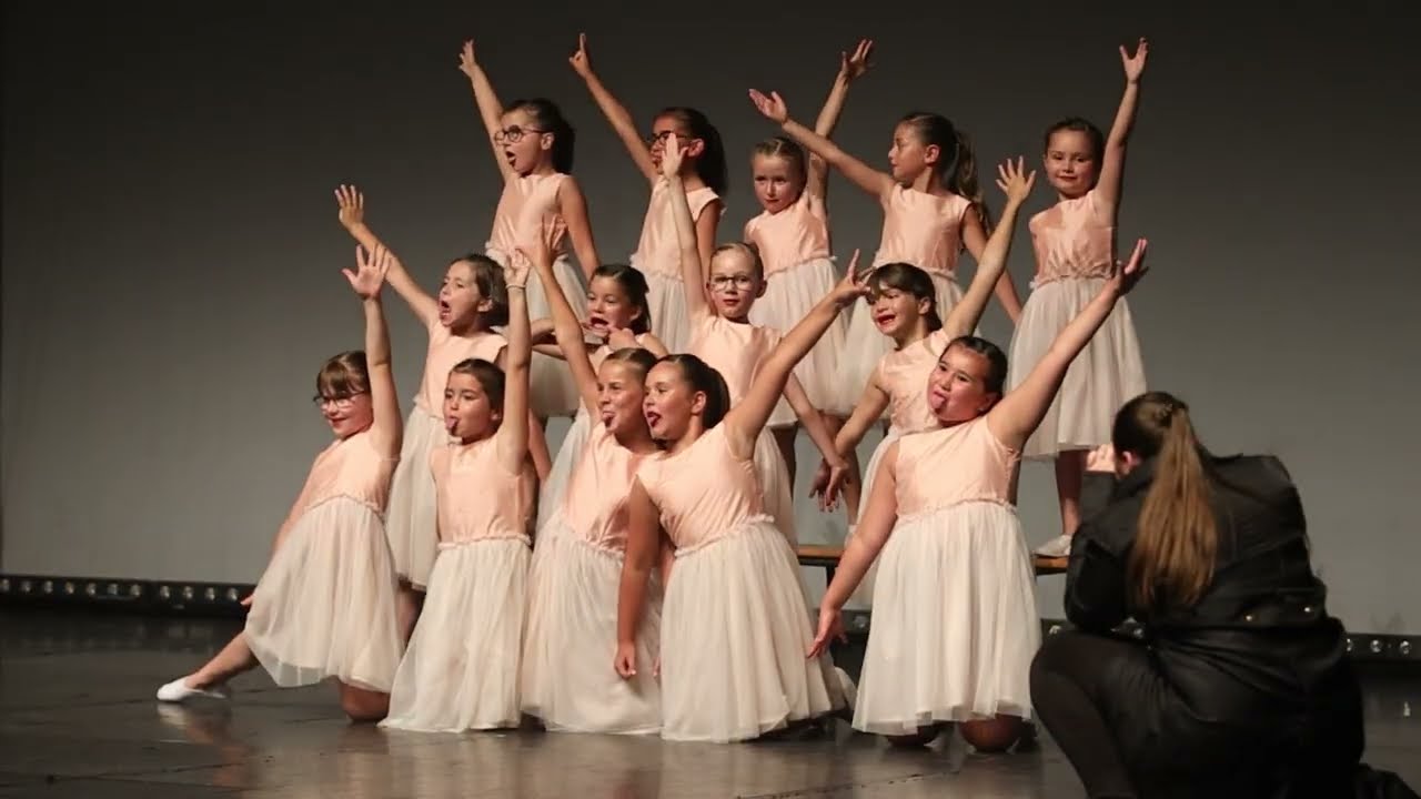 EFDC : Chorégraphie I'M STILL STANDING - TOUS EN SCÈNE