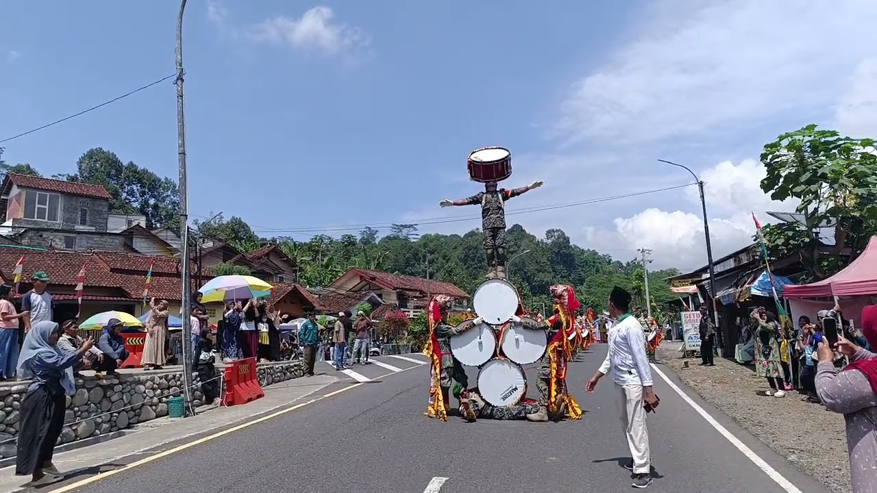 Lagu Wonosobo asri menggema di tugu biawak #drumband_boralan#wonosobo_asri#monumen_tugu_biawak