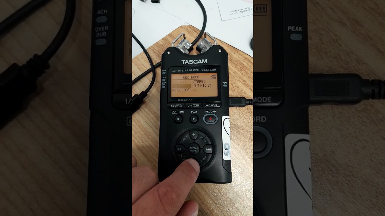 TASCAM R-44 when external input the unit turn off👎