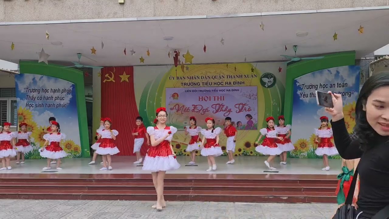 Múa vui đến trường- 1A2 - tiểu học Hạ Đình ( 20.11.2023)