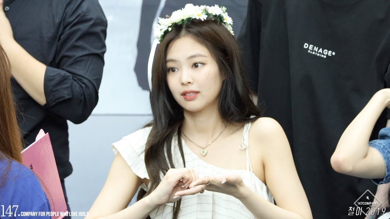 BLACKPINK JENNIE Signing 블랙핑크 제니 사인중 190630 4k BY 147Company 포토북팬싸 직캠 fancam