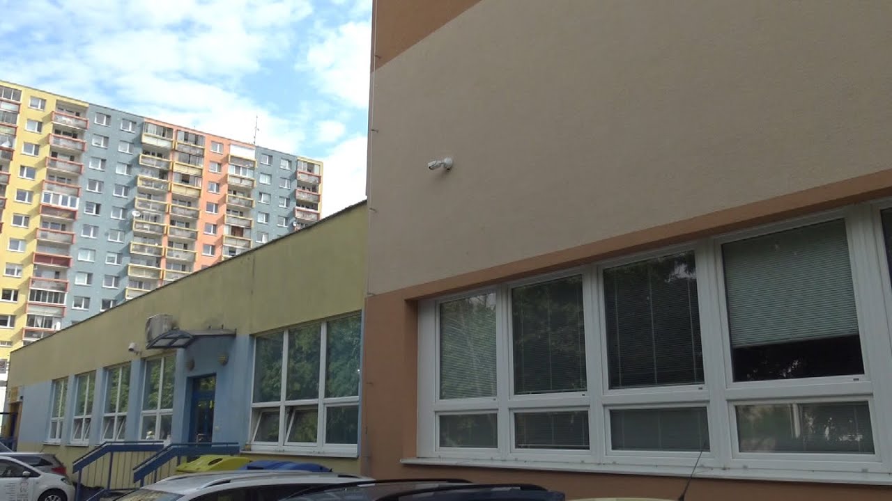 Web kamera pred poštou