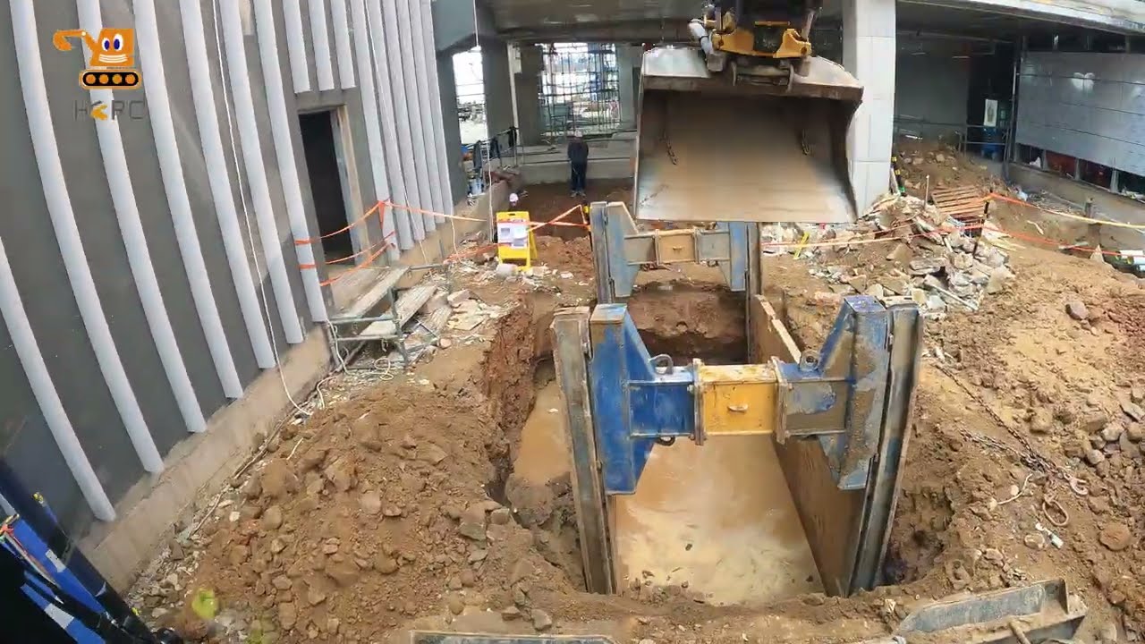 영웅건기 엥콘틸트로테이터(engcon tiltrotator)활용 오수관 250A 터파기 및 가시설작업 PART.1