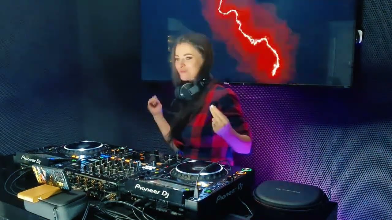 Elena Pavla - Techno set march