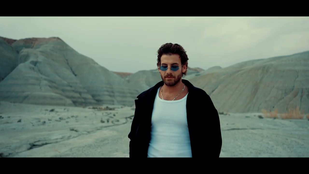 Mustafa Mert Ko&ccedil;- Borcu Var ( Official Video )