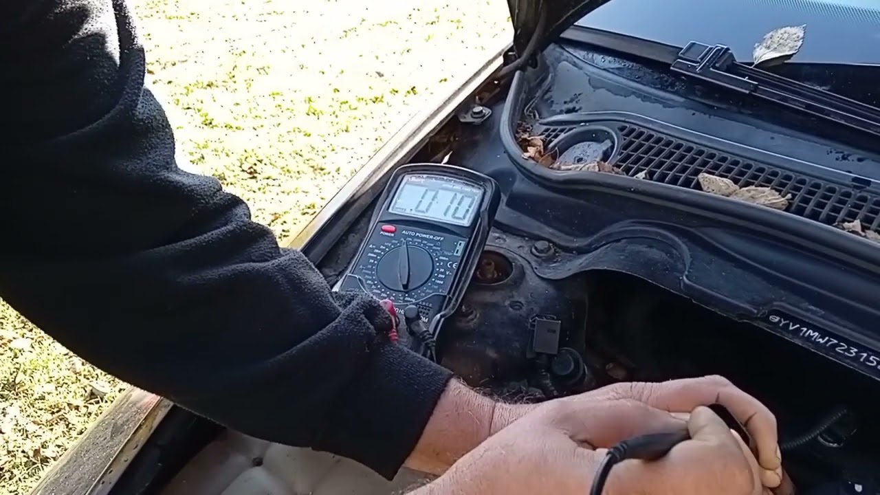 Checking the glow plugs on a Volvo V50 2.0D/Проверка свечей накаливания VOLVO V50 2.0D