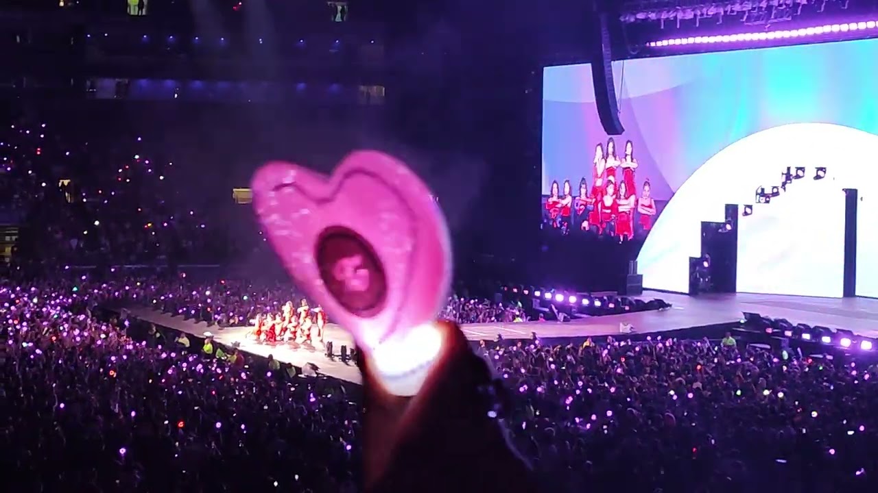 TWICE 5TH WORLD TOUR READY TO BE in São Paulo, Brazil - Go Hard + Moonlight Sunrise + Brave Day 1