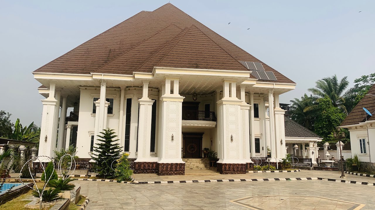 This is Igbo man’s house in the village in Anambra state, let’s tour this London style of mansion.